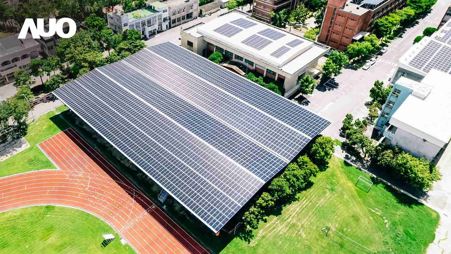 开云电子SunSteel光电整合型浪板具备快速安装、、、轻量化优势,,,可提升15%发电效能,,,,通过国际IEC与台湾VPC认证安全、、防漏、、、耐候标准